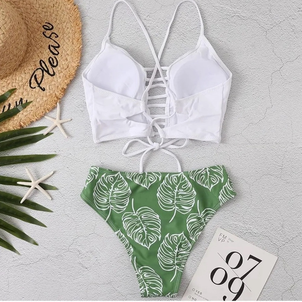 CUPSHE Women's High Waisted bikini bottom. (Bottom only)